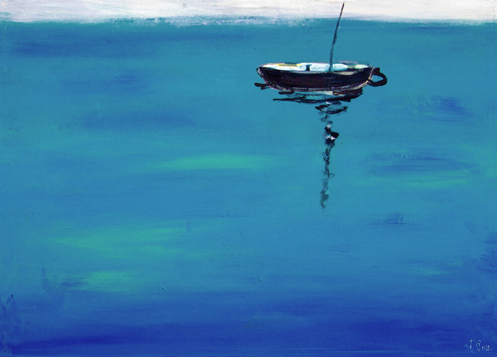 Das Gemälde Ruhe auf dem Wasser zeigt ein verlassenes kleines schwarzes Boot auf stiller See, ein Motiv, das entspannt, Ruhe ausstrahlt